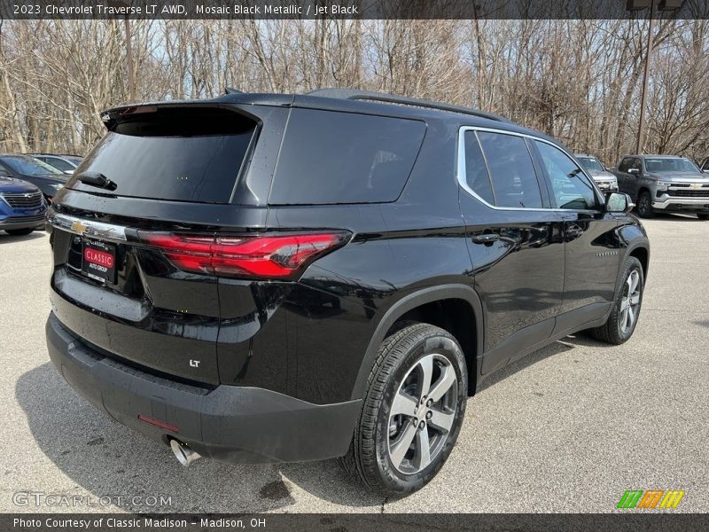 Mosaic Black Metallic / Jet Black 2023 Chevrolet Traverse LT AWD