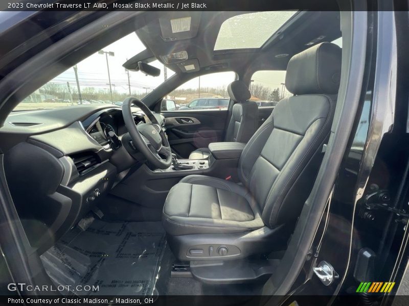 Mosaic Black Metallic / Jet Black 2023 Chevrolet Traverse LT AWD