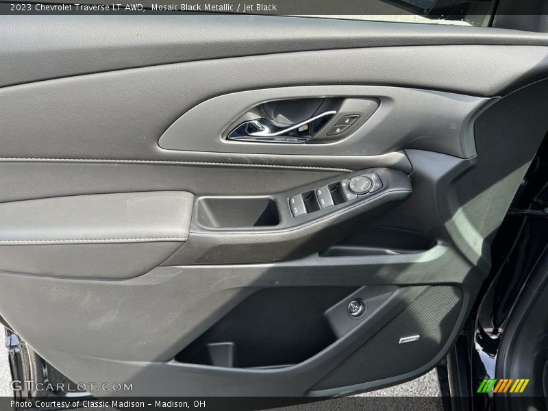 Mosaic Black Metallic / Jet Black 2023 Chevrolet Traverse LT AWD