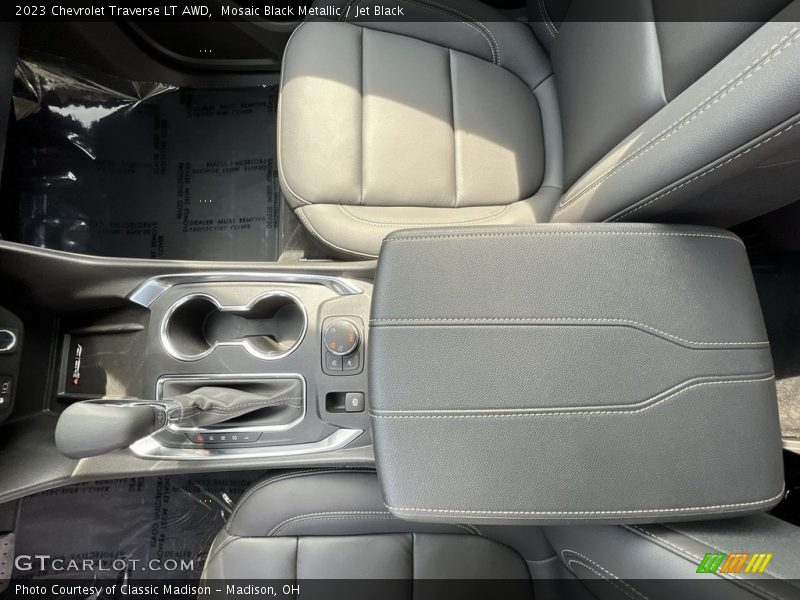 Mosaic Black Metallic / Jet Black 2023 Chevrolet Traverse LT AWD