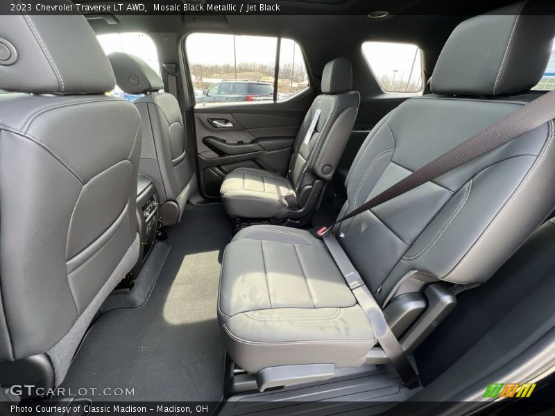 Mosaic Black Metallic / Jet Black 2023 Chevrolet Traverse LT AWD
