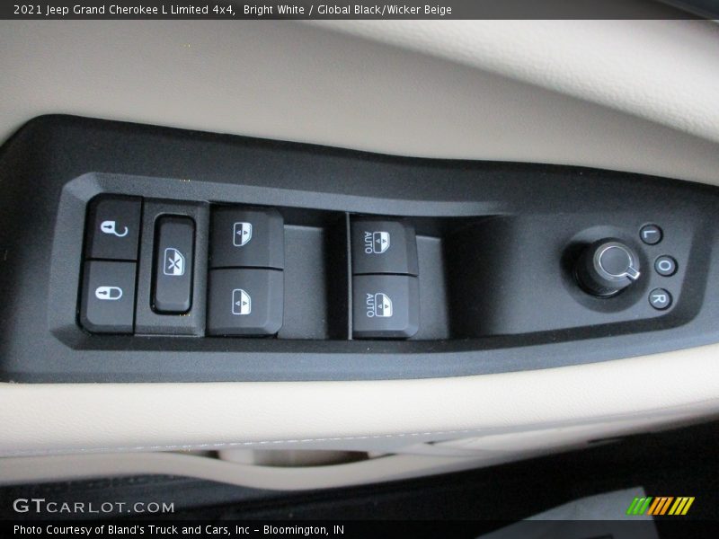 Door Panel of 2021 Grand Cherokee L Limited 4x4