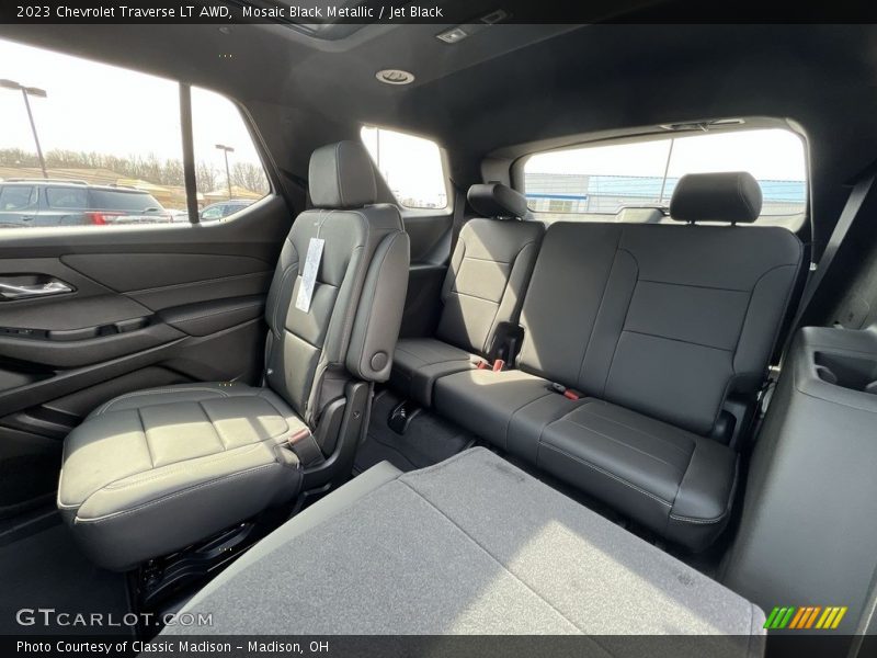 Mosaic Black Metallic / Jet Black 2023 Chevrolet Traverse LT AWD
