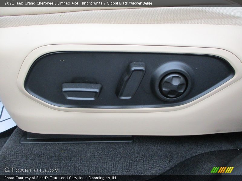 Front Seat of 2021 Grand Cherokee L Limited 4x4