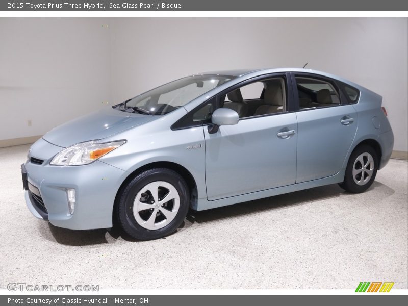 Front 3/4 View of 2015 Prius Three Hybrid