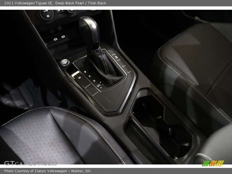 Deep Black Pearl / Titan Black 2021 Volkswagen Tiguan SE