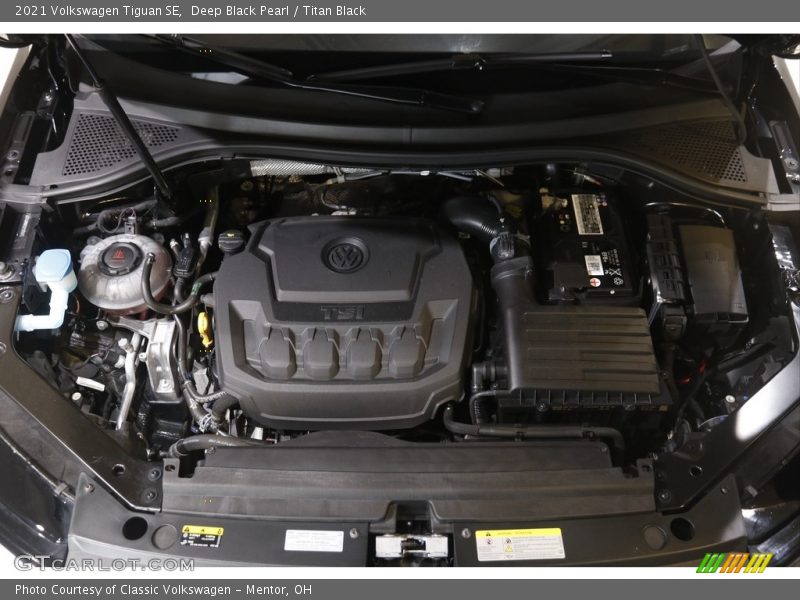 Deep Black Pearl / Titan Black 2021 Volkswagen Tiguan SE