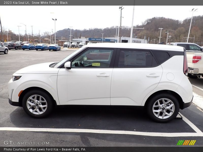 Snow White Pearl / Black 2023 Kia Soul LX