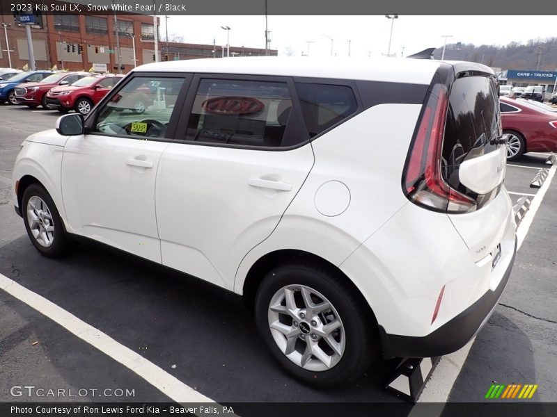 Snow White Pearl / Black 2023 Kia Soul LX