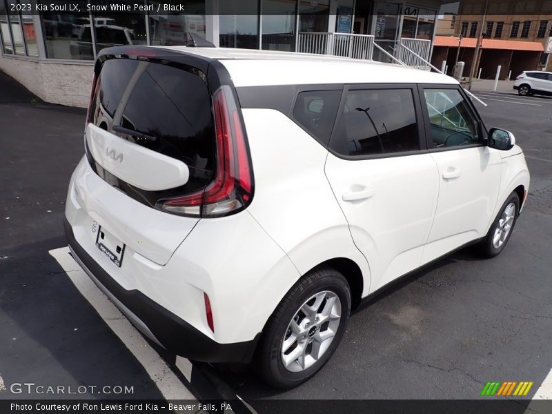 Snow White Pearl / Black 2023 Kia Soul LX