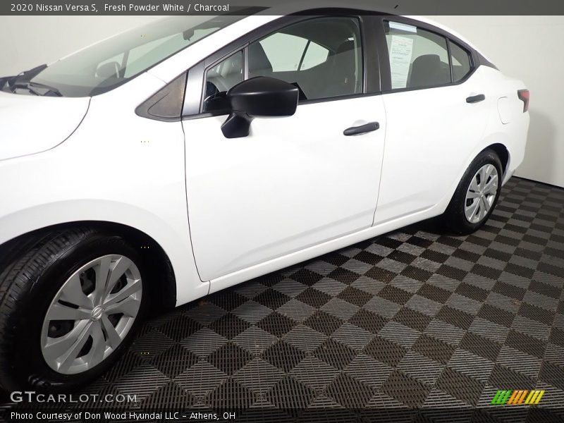 Fresh Powder White / Charcoal 2020 Nissan Versa S