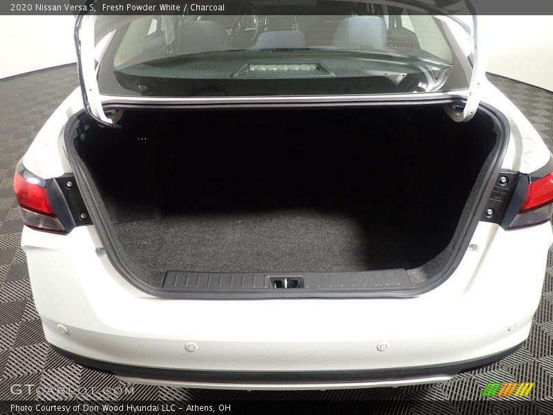 Fresh Powder White / Charcoal 2020 Nissan Versa S