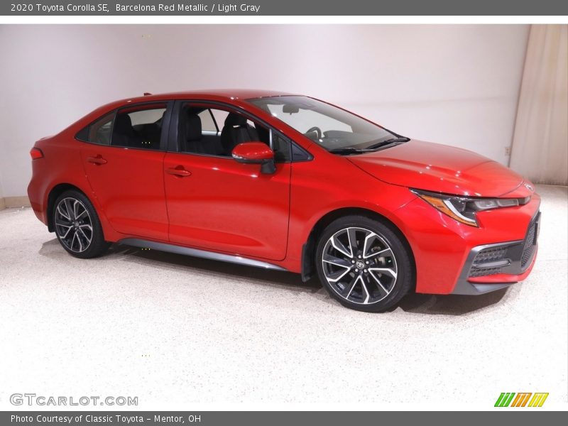 Barcelona Red Metallic / Light Gray 2020 Toyota Corolla SE