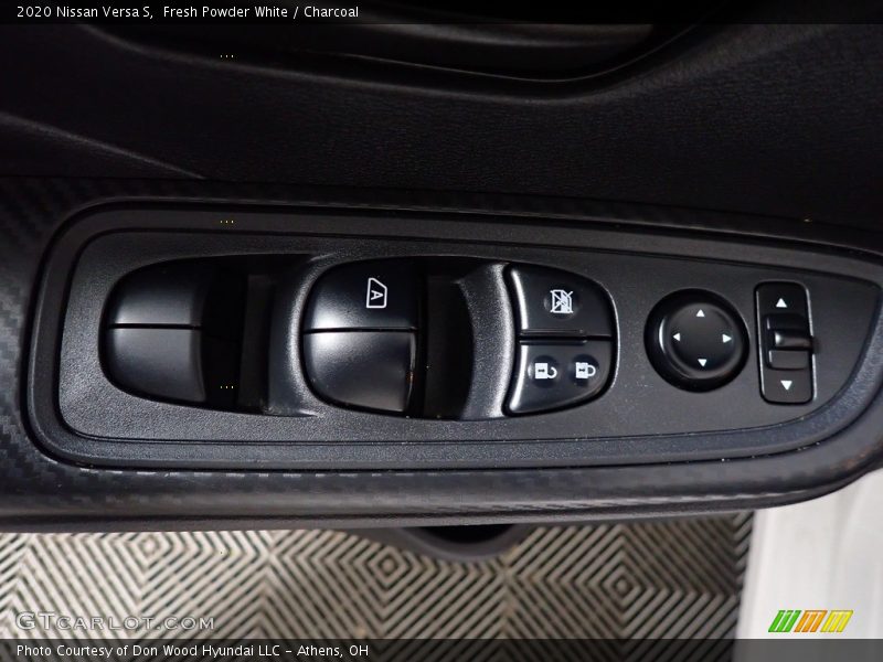 Fresh Powder White / Charcoal 2020 Nissan Versa S