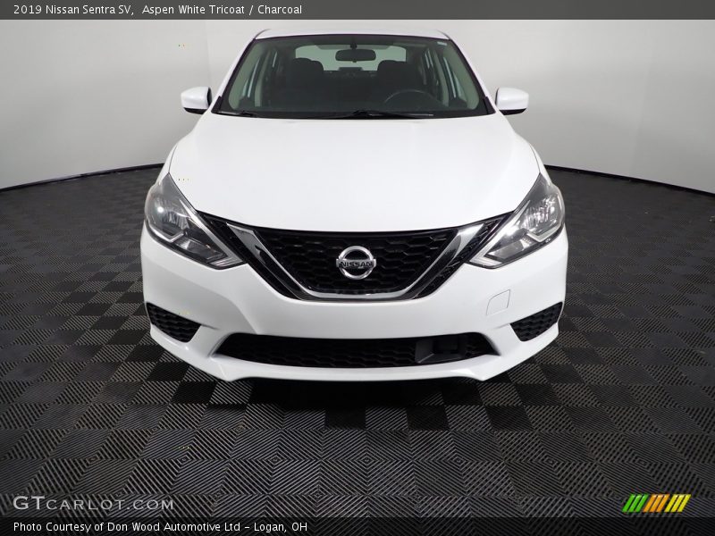 Aspen White Tricoat / Charcoal 2019 Nissan Sentra SV