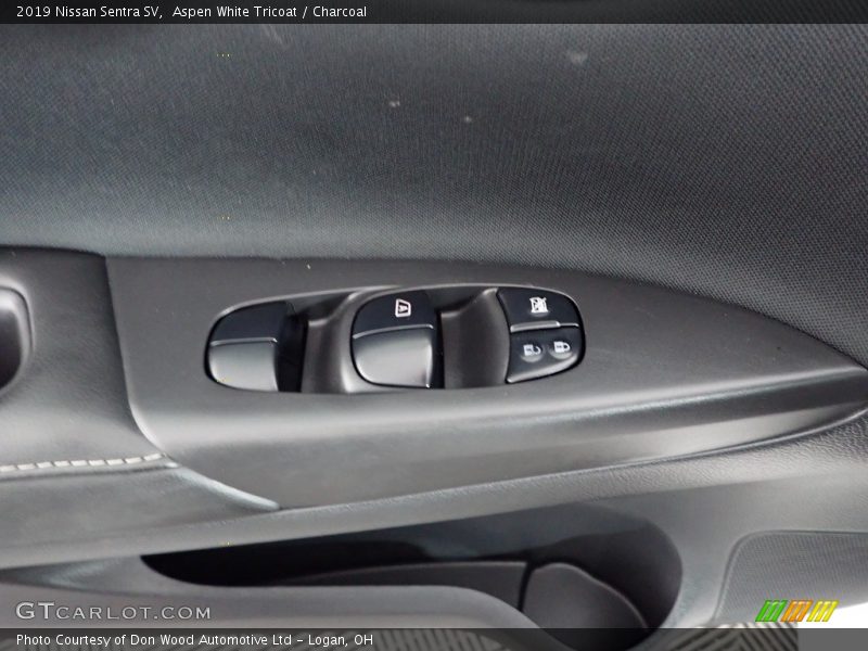 Aspen White Tricoat / Charcoal 2019 Nissan Sentra SV