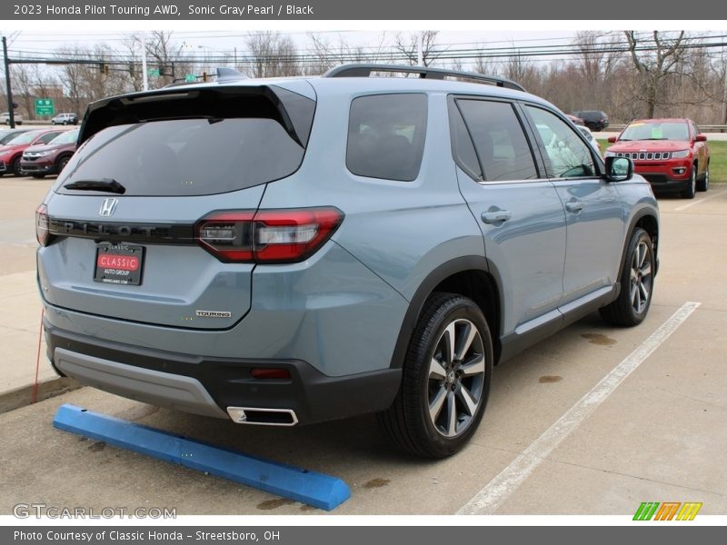Sonic Gray Pearl / Black 2023 Honda Pilot Touring AWD
