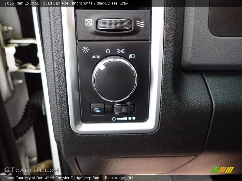 Bright White / Black/Diesel Gray 2015 Ram 1500 SLT Quad Cab 4x4
