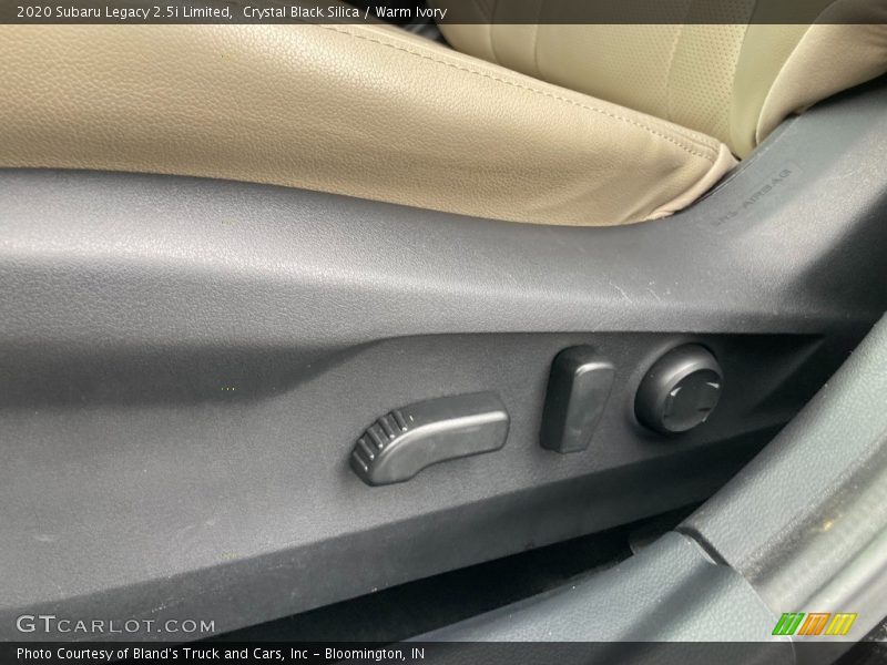 Crystal Black Silica / Warm Ivory 2020 Subaru Legacy 2.5i Limited