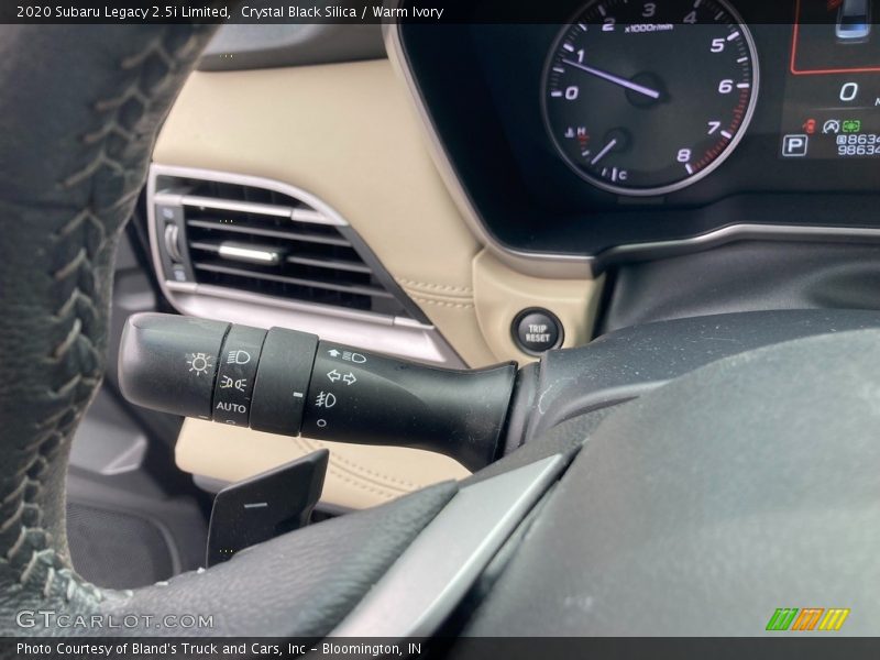 Crystal Black Silica / Warm Ivory 2020 Subaru Legacy 2.5i Limited