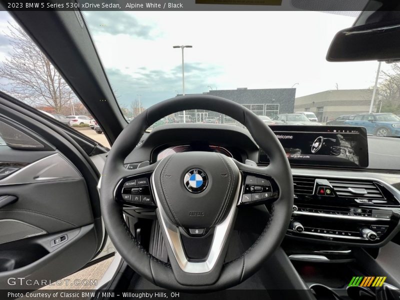Alpine White / Black 2023 BMW 5 Series 530i xDrive Sedan