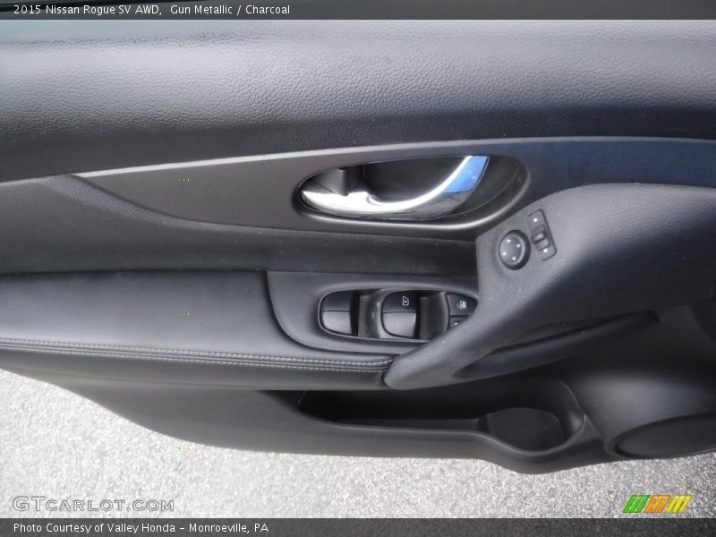 Door Panel of 2015 Rogue SV AWD