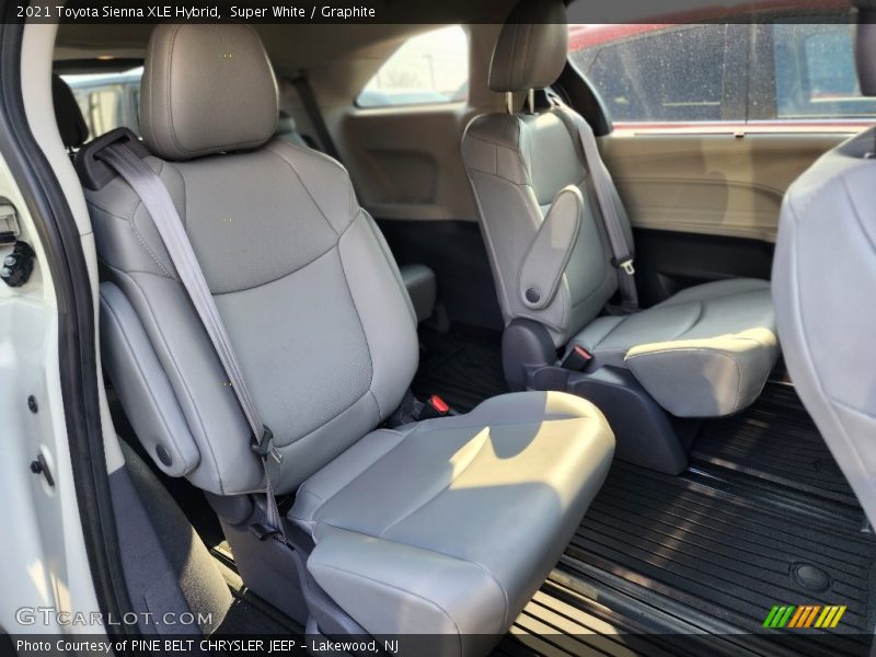 Super White / Graphite 2021 Toyota Sienna XLE Hybrid