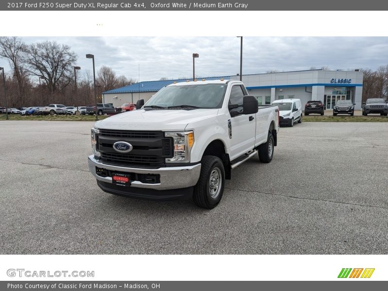 Oxford White / Medium Earth Gray 2017 Ford F250 Super Duty XL Regular Cab 4x4