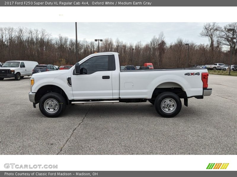 Oxford White / Medium Earth Gray 2017 Ford F250 Super Duty XL Regular Cab 4x4