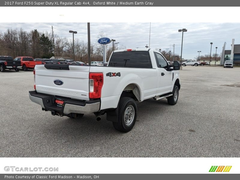Oxford White / Medium Earth Gray 2017 Ford F250 Super Duty XL Regular Cab 4x4