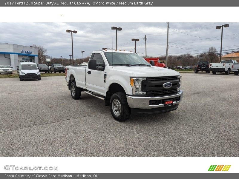 Oxford White / Medium Earth Gray 2017 Ford F250 Super Duty XL Regular Cab 4x4