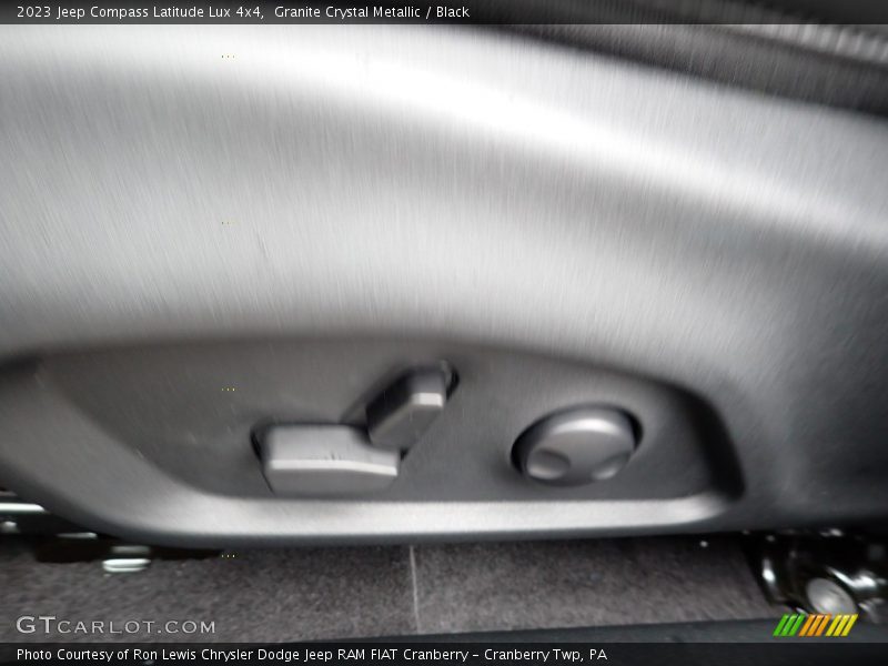 Granite Crystal Metallic / Black 2023 Jeep Compass Latitude Lux 4x4