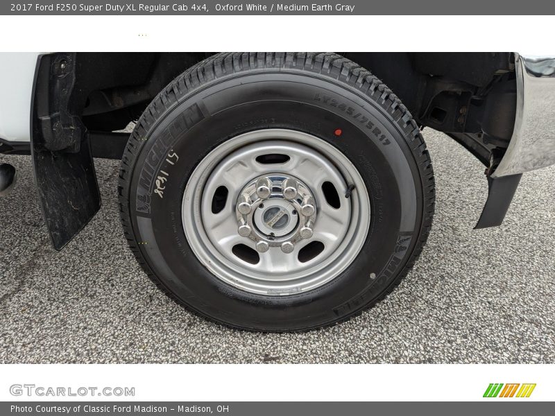 Oxford White / Medium Earth Gray 2017 Ford F250 Super Duty XL Regular Cab 4x4