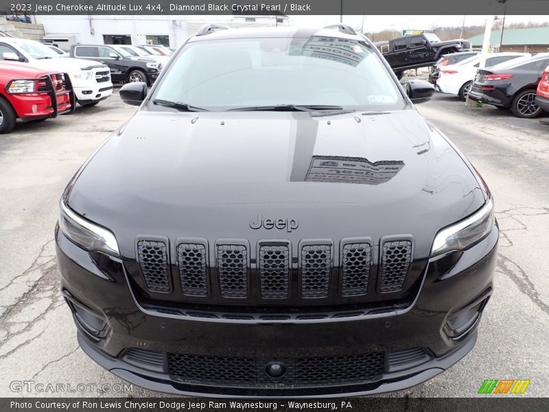 Diamond Black Crystal Pearl / Black 2023 Jeep Cherokee Altitude Lux 4x4