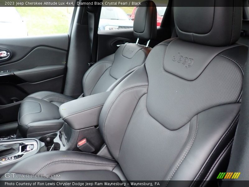 Diamond Black Crystal Pearl / Black 2023 Jeep Cherokee Altitude Lux 4x4