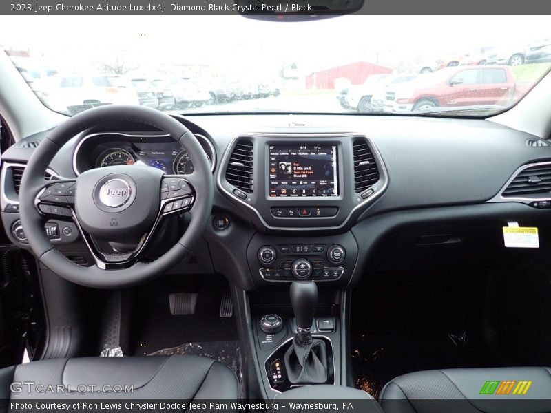 Diamond Black Crystal Pearl / Black 2023 Jeep Cherokee Altitude Lux 4x4