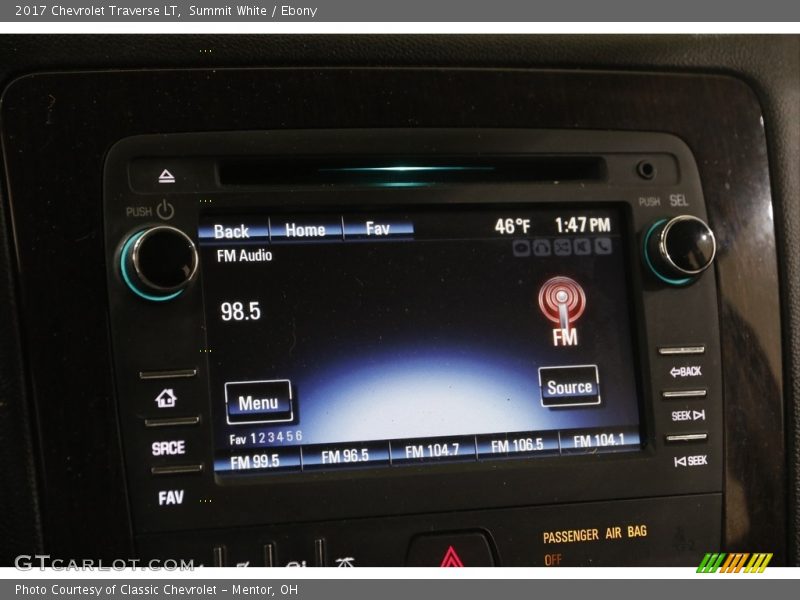 Summit White / Ebony 2017 Chevrolet Traverse LT