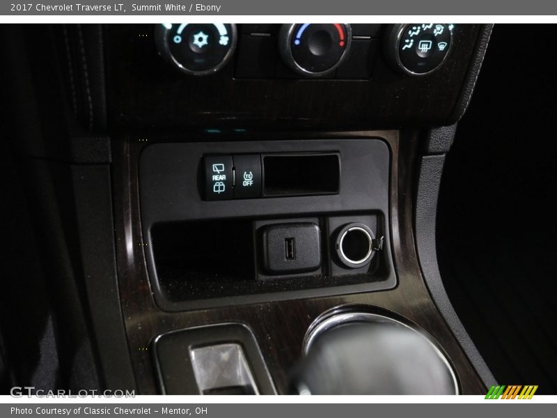 Summit White / Ebony 2017 Chevrolet Traverse LT