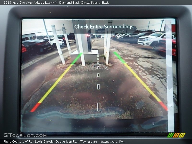 Diamond Black Crystal Pearl / Black 2023 Jeep Cherokee Altitude Lux 4x4