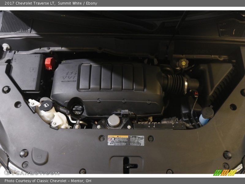 Summit White / Ebony 2017 Chevrolet Traverse LT