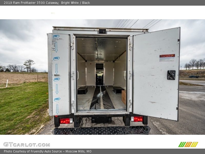 Bright White / Black 2019 Ram ProMaster 3500 Cutaway