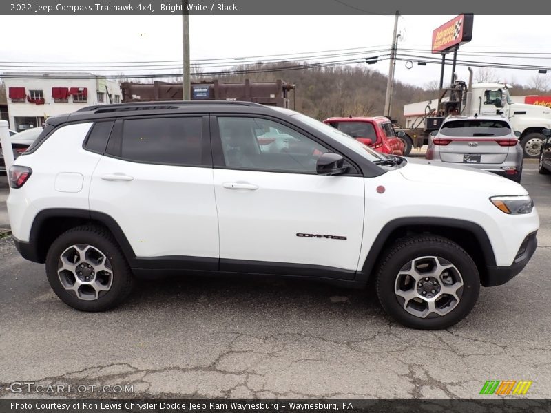 Bright White / Black 2022 Jeep Compass Trailhawk 4x4