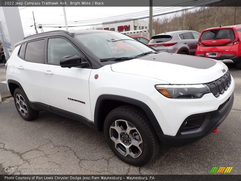 Bright White / Black 2022 Jeep Compass Trailhawk 4x4