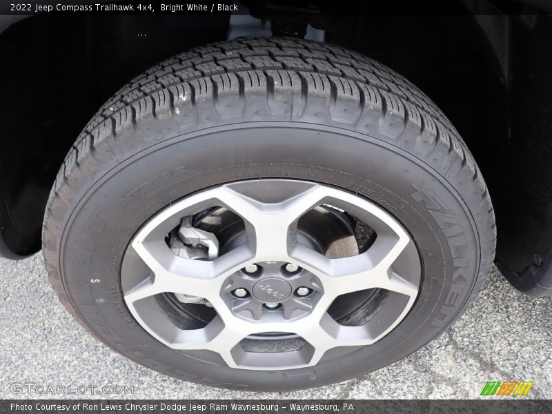 Bright White / Black 2022 Jeep Compass Trailhawk 4x4