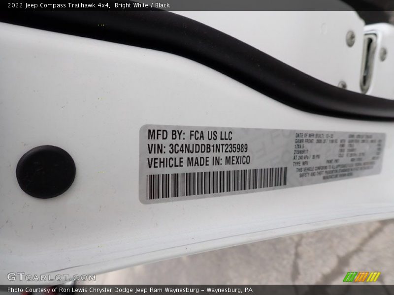 Bright White / Black 2022 Jeep Compass Trailhawk 4x4