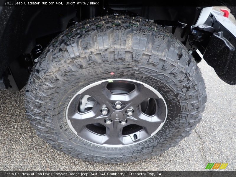 Bright White / Black 2023 Jeep Gladiator Rubicon 4x4