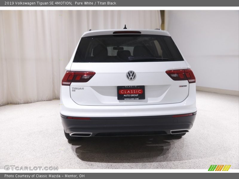 Pure White / Titan Black 2019 Volkswagen Tiguan SE 4MOTION