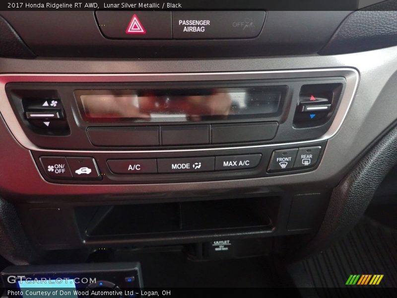 Lunar Silver Metallic / Black 2017 Honda Ridgeline RT AWD