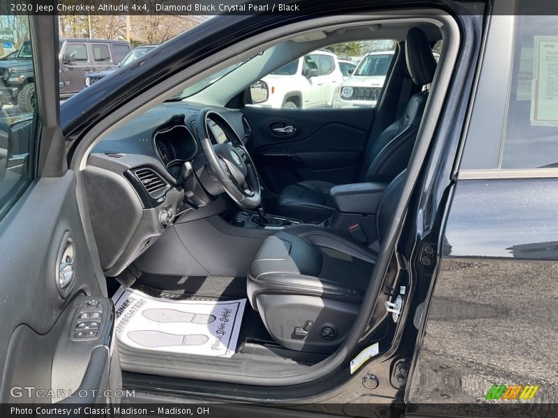 Diamond Black Crystal Pearl / Black 2020 Jeep Cherokee Altitude 4x4