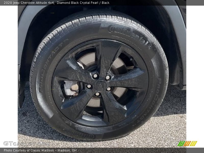 Diamond Black Crystal Pearl / Black 2020 Jeep Cherokee Altitude 4x4